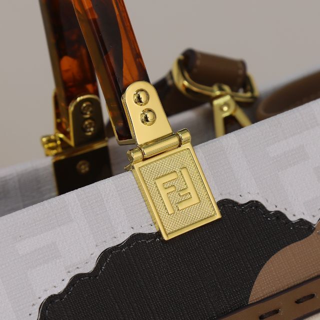 حقيبة يد فندي صن شاين متوسطة الحجم مصنوعة من القماش باللون الأبيض FF للنساء 8bh386