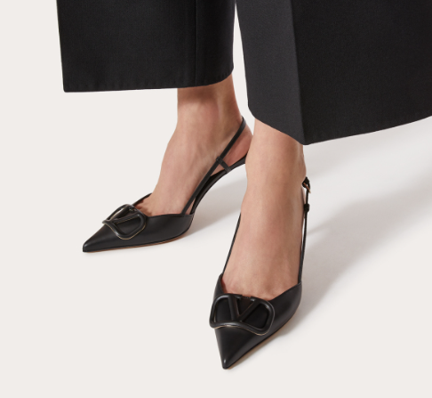 Valentino Vlogo Signature 80 Mm Black Bullhide Leather Pointed Toe Pump Heels WS0R01MZF0NO