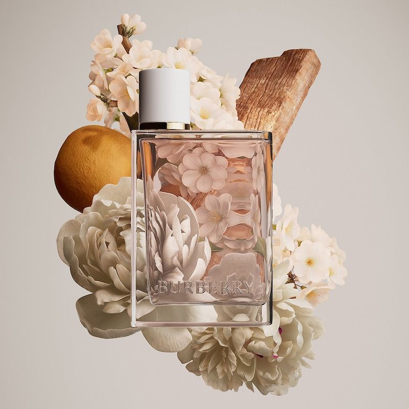 बरबेरी हर ब्लॉसम फ्रूटी फ्लोरल 2019 3.4 ऑउंस महिला ओ डी टॉयलेट स्प्रे